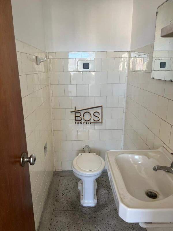 Sala, Centro, 2 Quartos, 0 Vaga