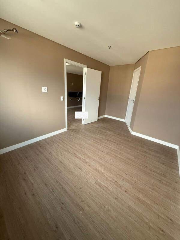 Apartamento, Estoril, 2 Quartos, 0 Vaga, 2 Suítes