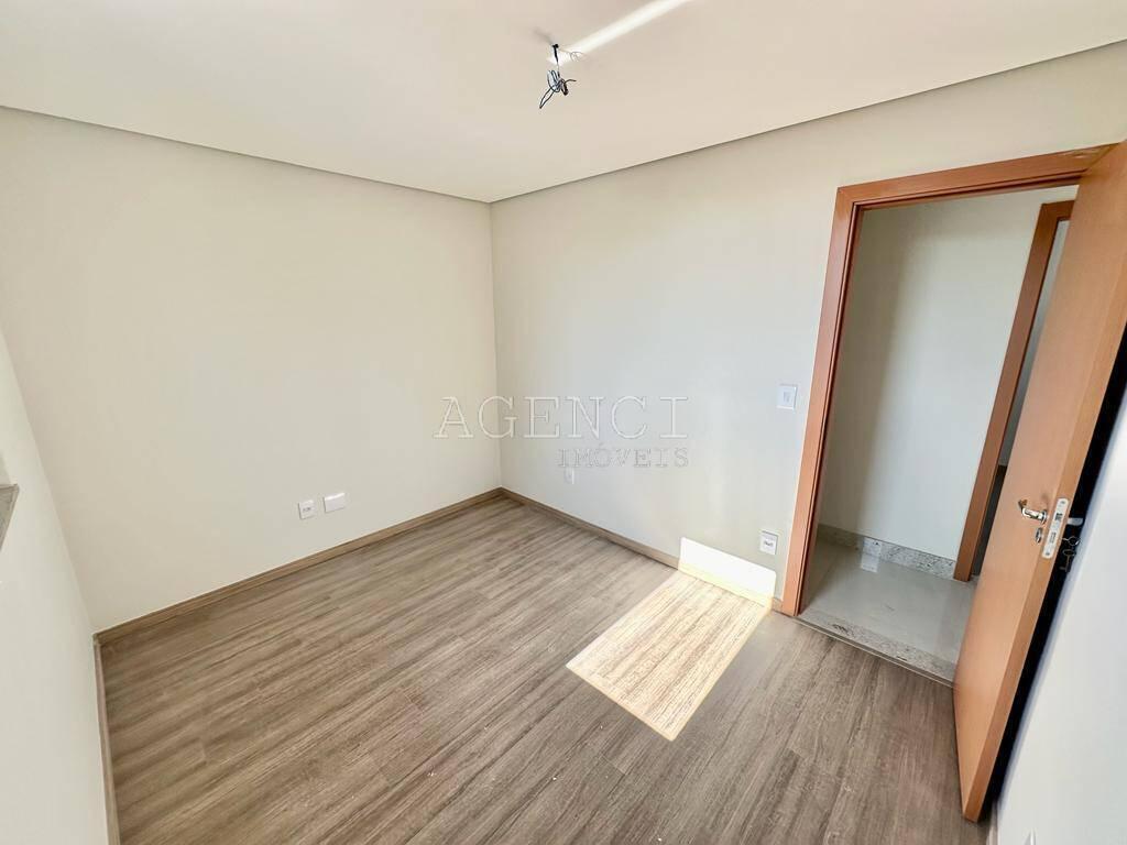 Cobertura, Serrano, 4 Quartos, 0 Vaga, 1 Suíte