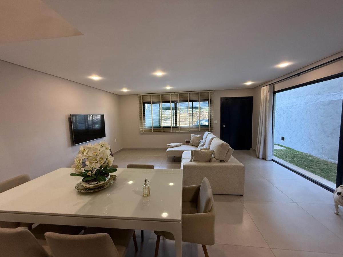 Casa, Trevo, 3 Quartos, 2 Vagas, 3 Suítes