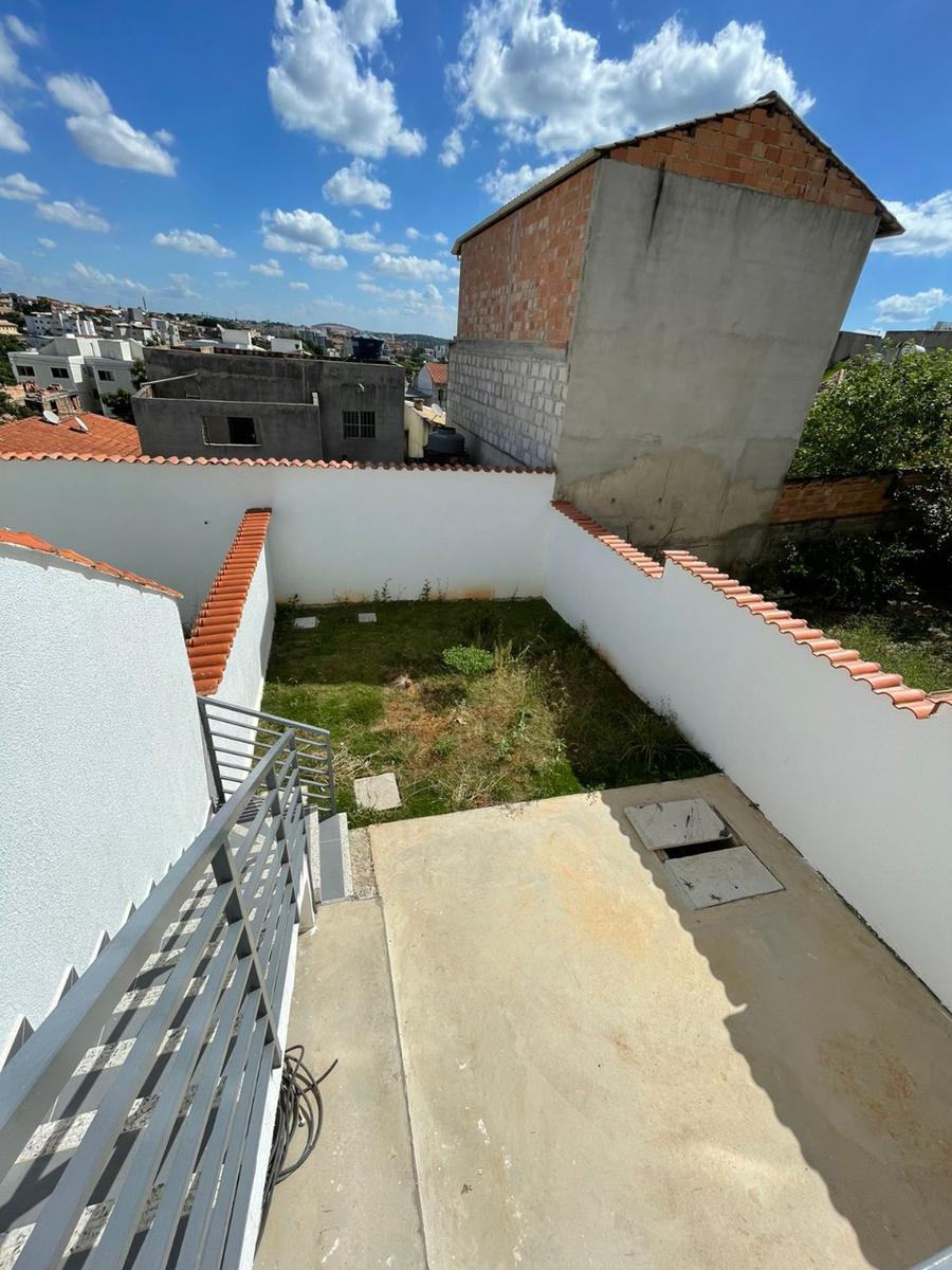 Casa, Xangri-lá, 3 Quartos, 4 Vagas, 1 Suíte