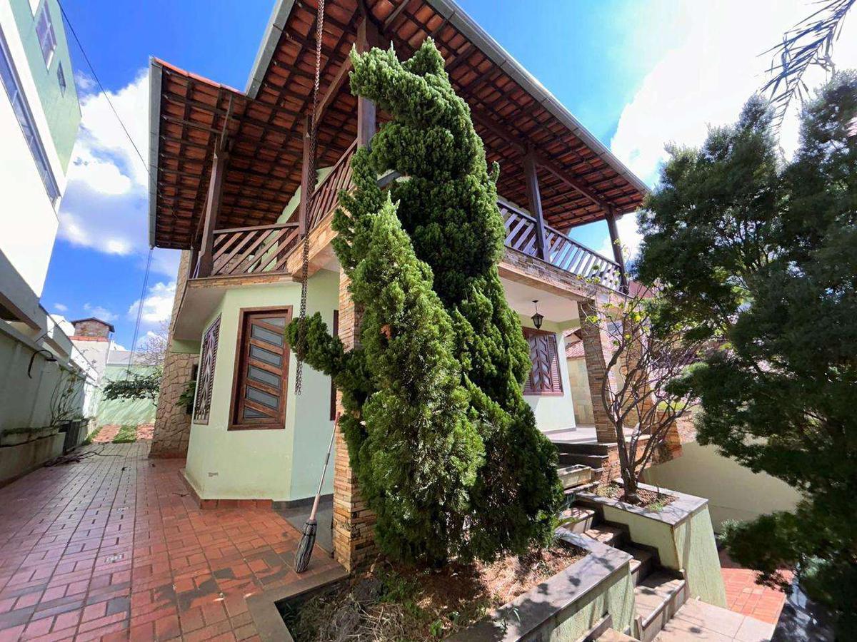 Casa, Castelo, 5 Quartos, 5 Vagas, 2 Suítes