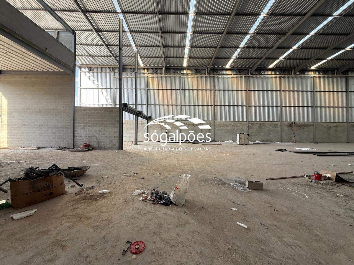 Galpão, Bandeirinhas, 15 Vagas