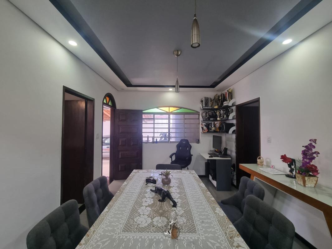 Casa, Jardim Riacho das Pedras, 3 Quartos, 8 Vagas, 2 Suítes