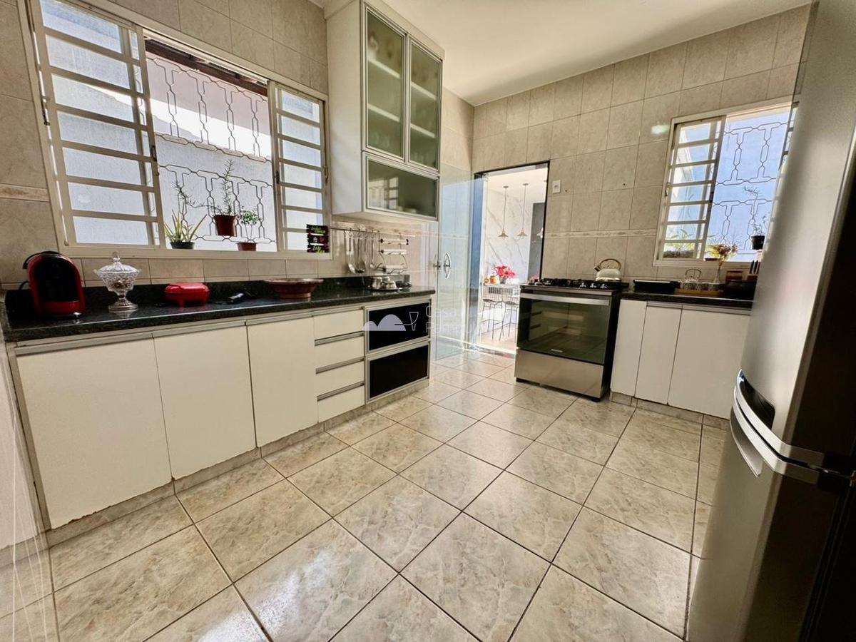 Casa, Itapoã, 4 Quartos, 4 Vagas, 1 Suíte