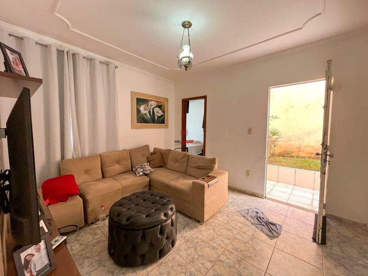 Casa, Barreiro, 3 Quartos, 4 Vagas, 1 Suíte