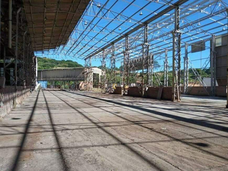 Galpão, Califórnia, 0 Quarto, 0 Vaga