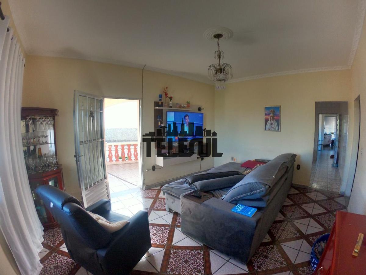 Casa, Parque Rinaldo, 2 Quartos, 2 Vagas, 1 Suíte