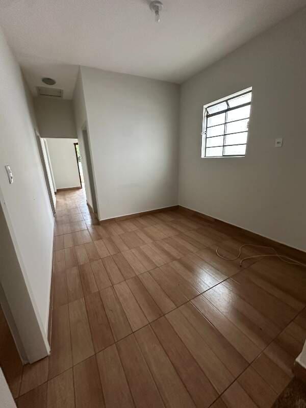 Casa, Sagrada Família, 0 Quarto, 1 Vaga