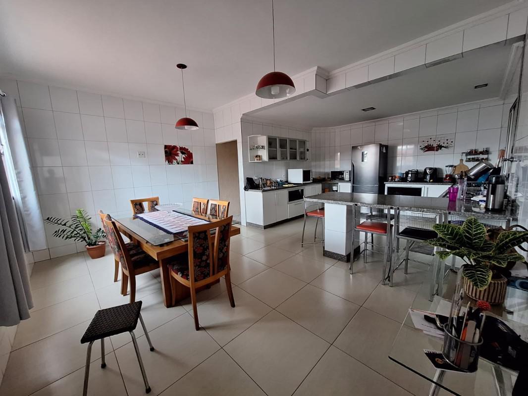 Casa, Jardim Riacho das Pedras, 5 Quartos, 2 Vagas, 1 Suíte