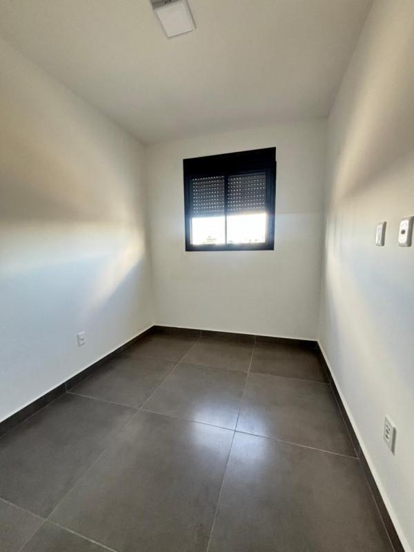 Casa, Santa Branca, 3 Quartos, 2 Vagas, 1 Suíte