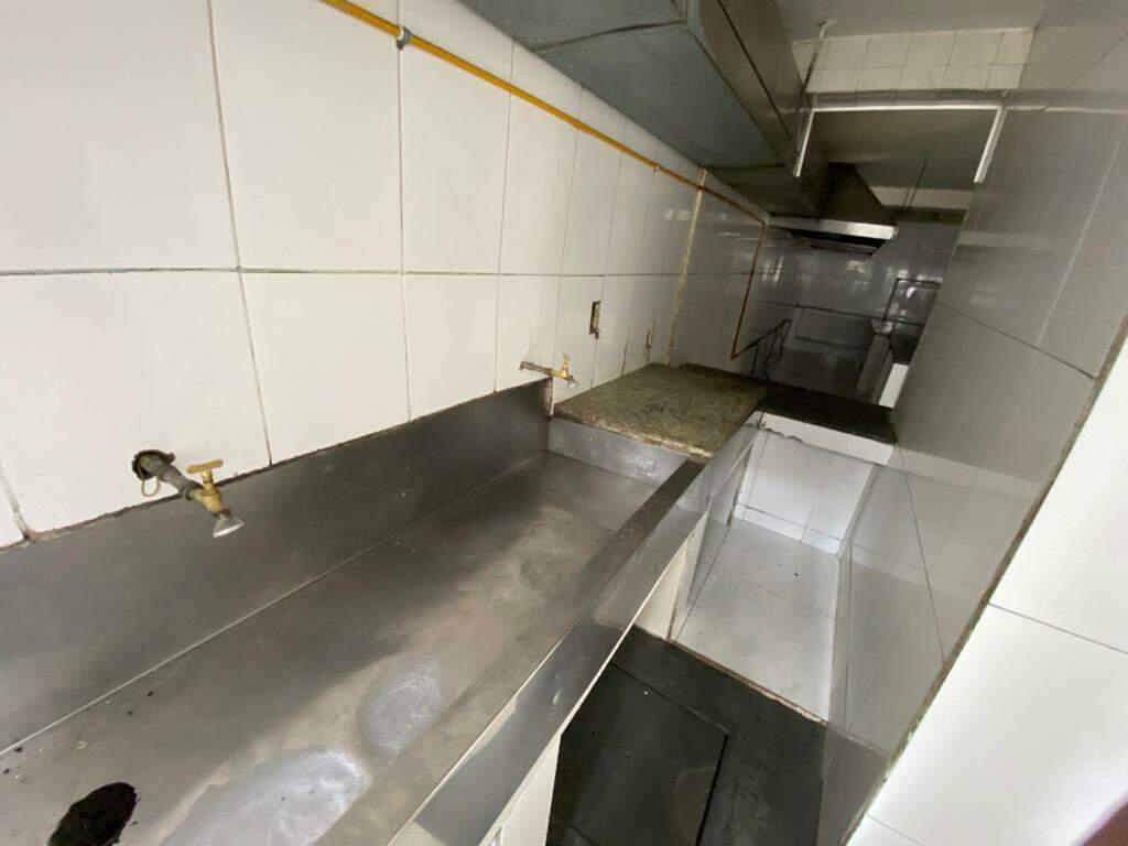 Casa Comercial, Funcionários, 0 Quarto, 0 Vaga