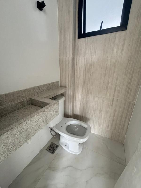 Casa, Planalto, 3 Quartos, 2 Vagas, 1 Suíte