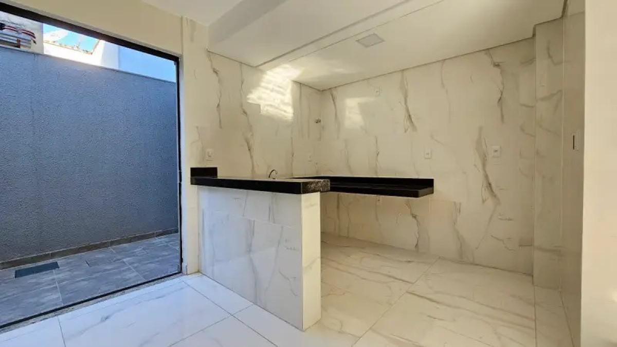 Casa, Santa Mônica, 3 Quartos, 2 Vagas, 1 Suíte