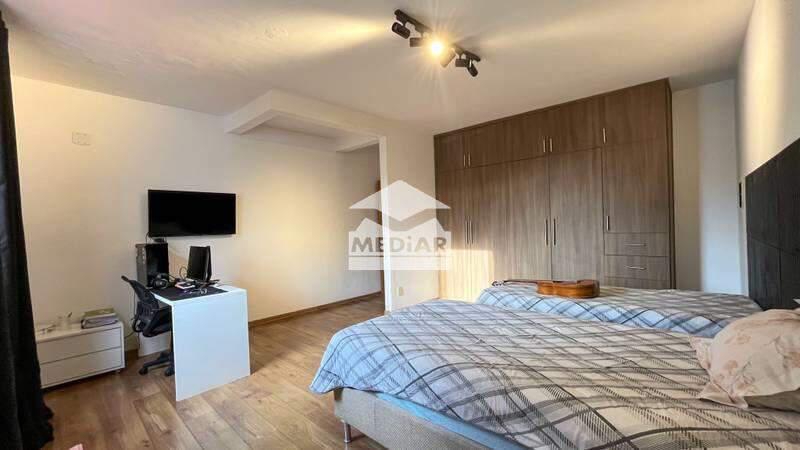 Casa, Castelo, 5 Quartos, 3 Vagas, 1 Suíte