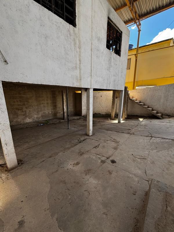 Galpão, Nova Floresta, 0 Quarto, 15 Vagas