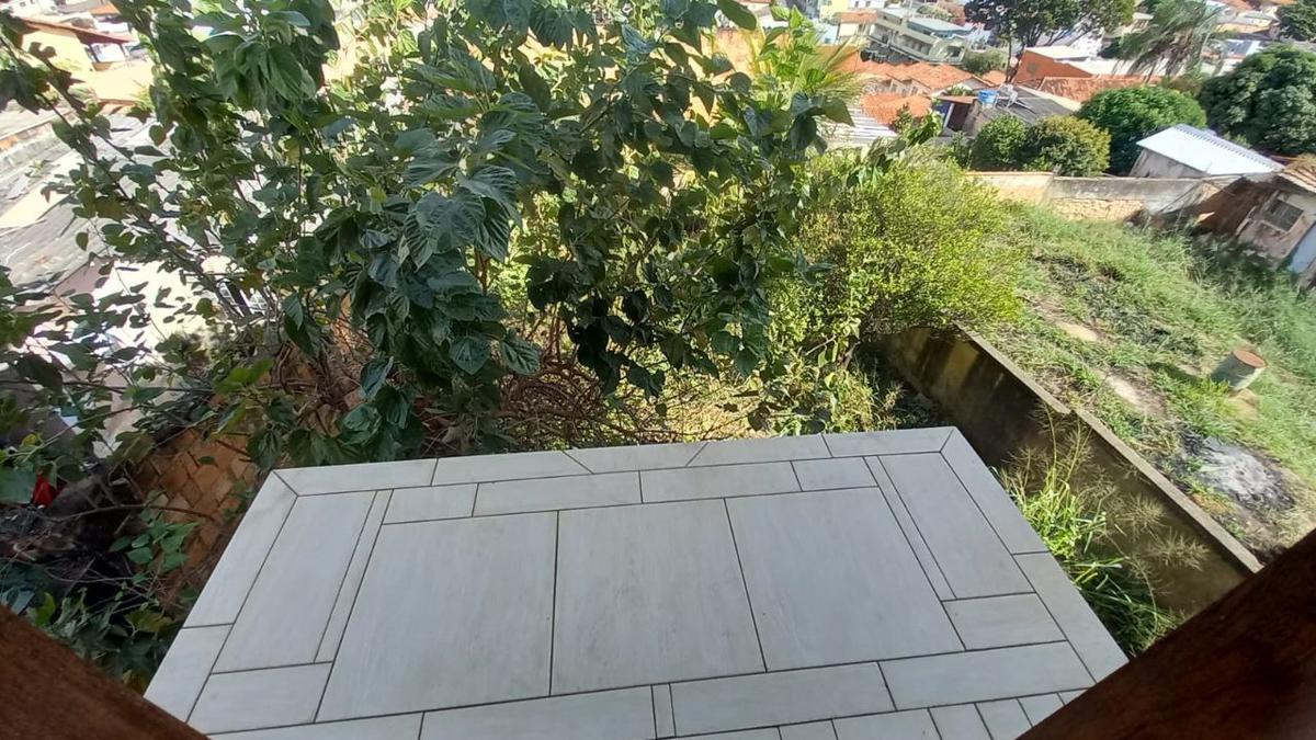 Casa, Cachoeirinha, 5 Quartos, 3 Vagas, 1 Suíte
