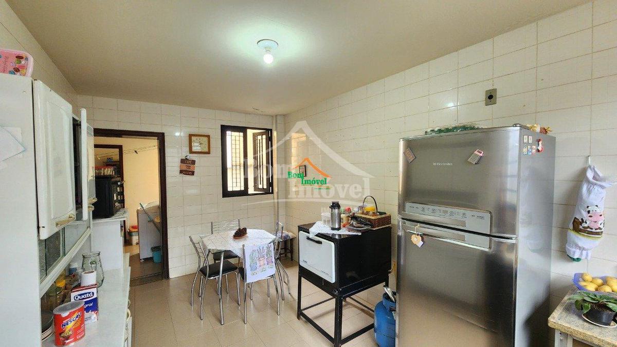 Casa, Centro, 2 Quartos, 1 Vaga, 1 Suíte