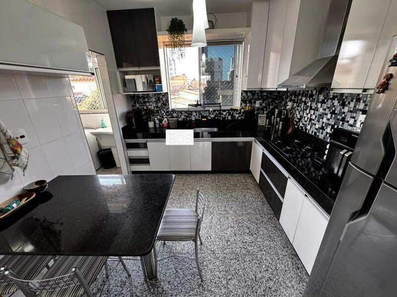 Apartamento, Sagrada Família, 3 Quartos, 2 Vagas, 1 Suíte