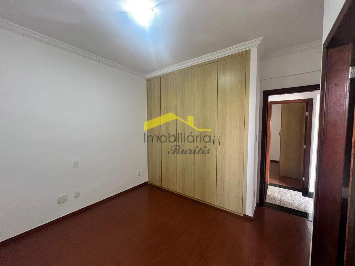 Apartamento, Estoril, 2 Quartos, 2 Vagas, 1 Suíte