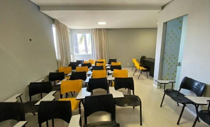 Casa, Estoril, 3 Quartos, 6 Vagas, 3 Suítes