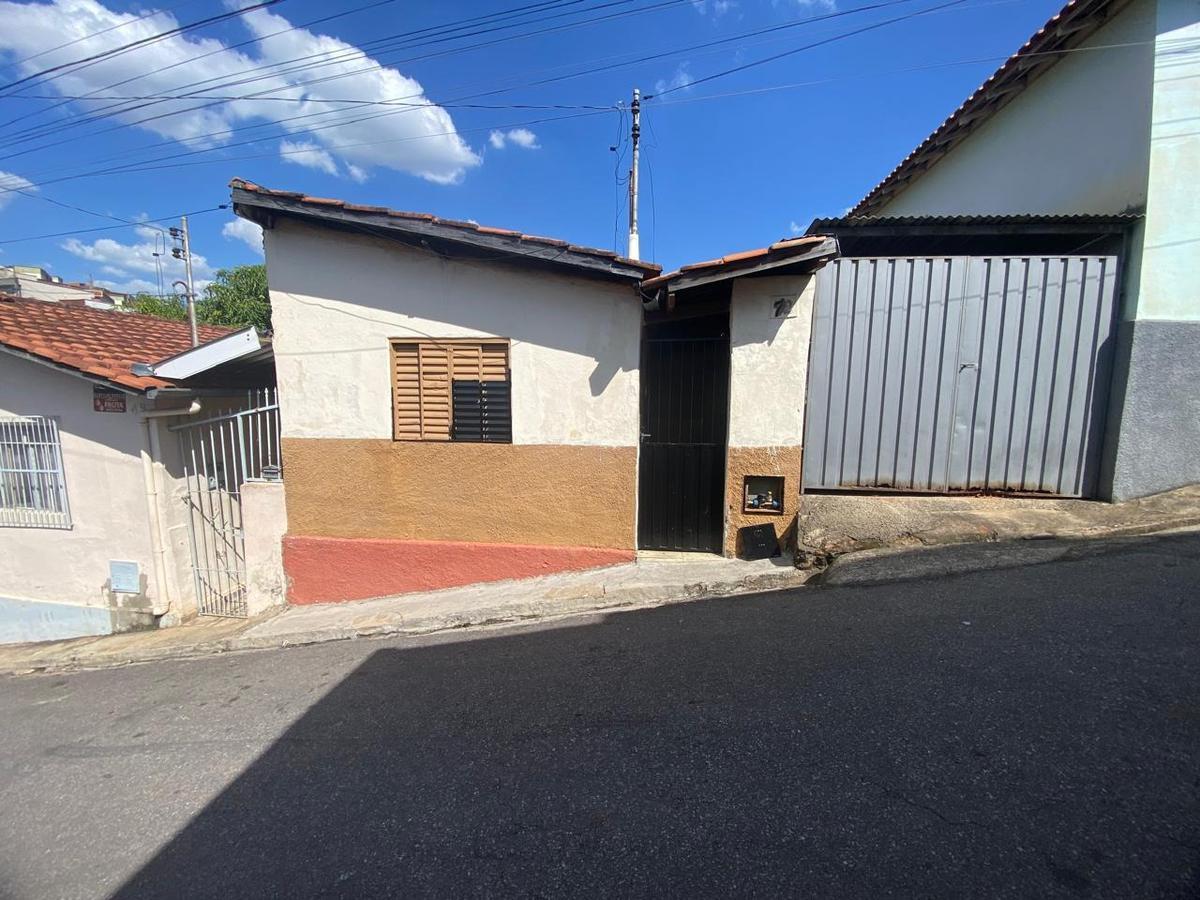 Casa, Centro, 2 Quartos, 0 Vaga