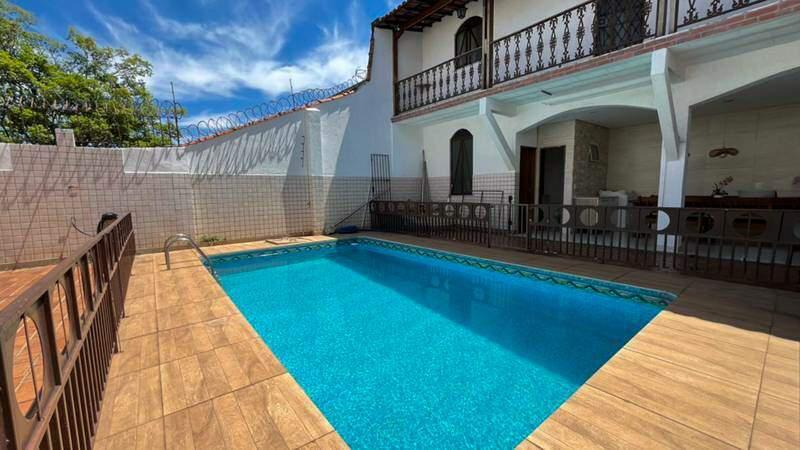 Casa, Alto Barroca, 5 Quartos, 2 Vagas, 2 Suítes