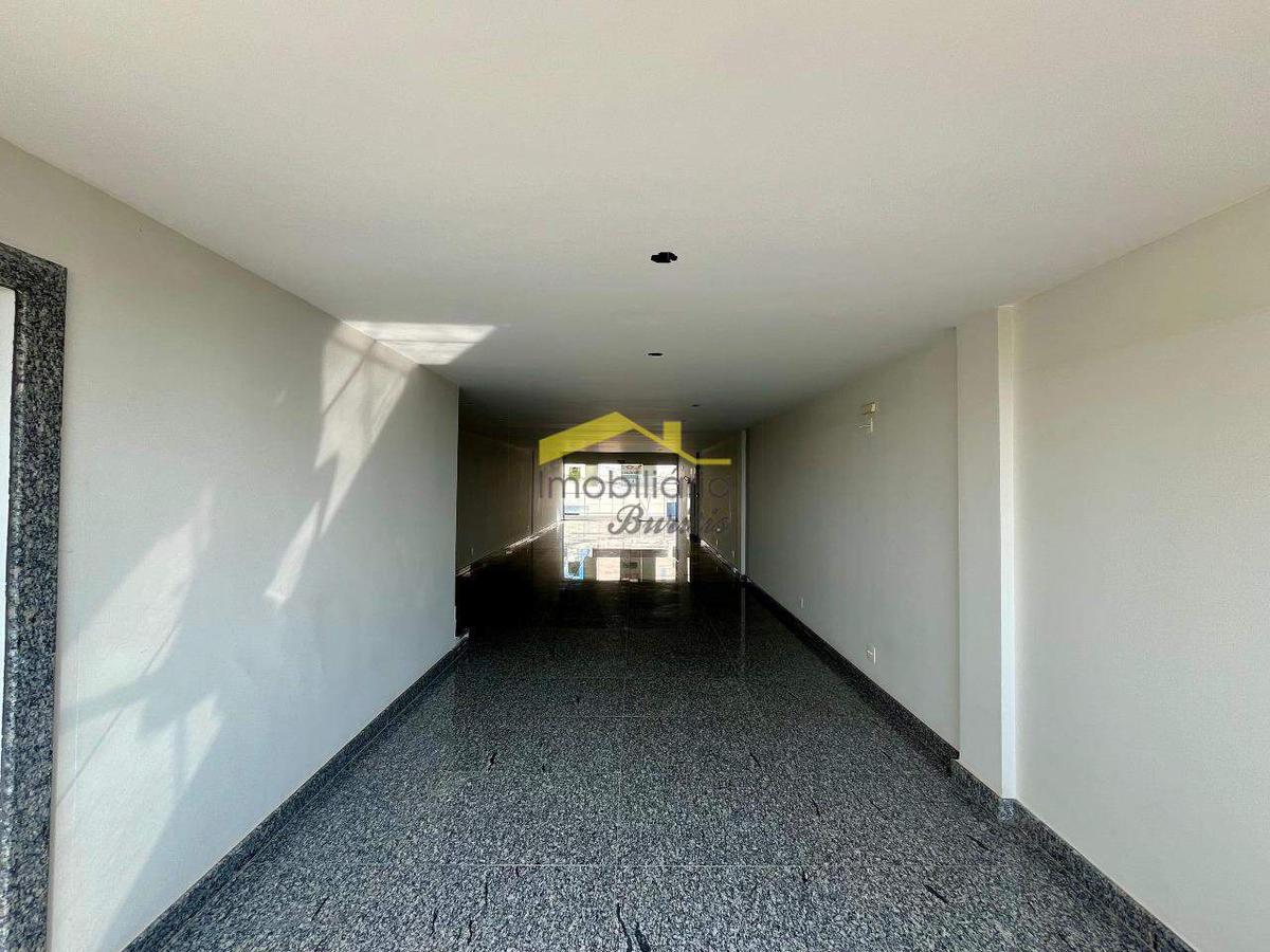 Loja, Estoril, 5 Vagas