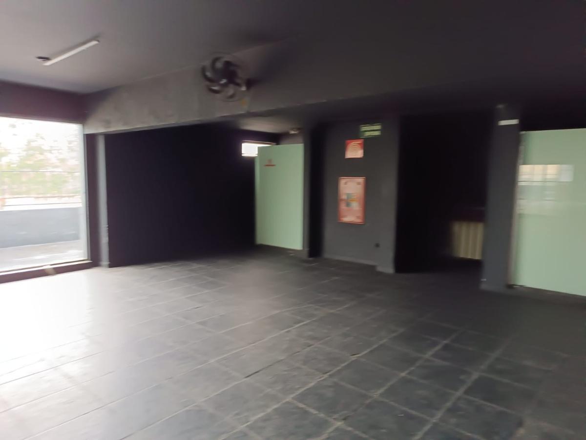 Prédio, Barreiro, 0 Quarto, 0 Vaga