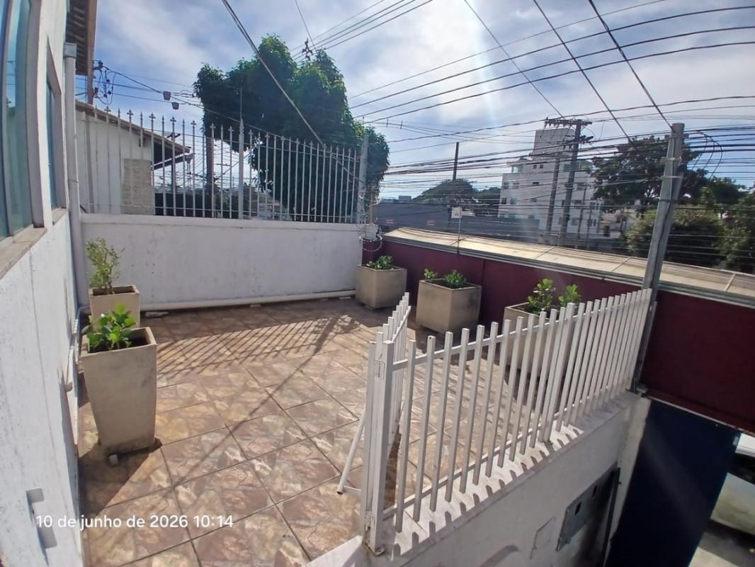 Casa Comercial, Planalto, 8 Quartos, 0 Vaga