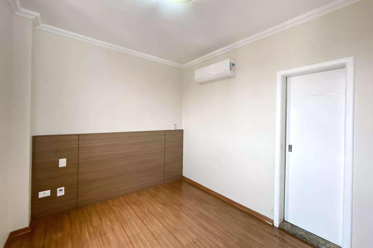 Apartamento, Sagrada Família, 4 Quartos, 2 Vagas, 1 Suíte