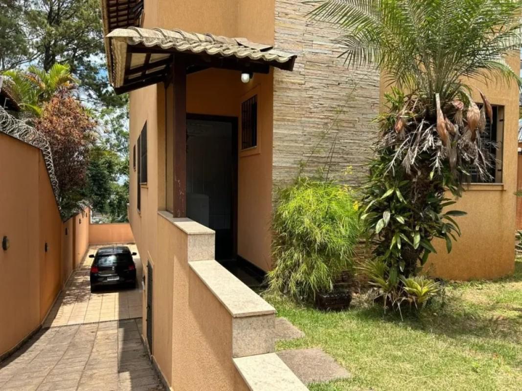 Casa, Centro, 4 Quartos, 5 Vagas, 1 Suíte