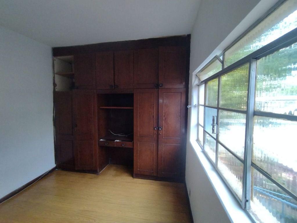 Casa, Centro, 7 Quartos, 0 Vaga