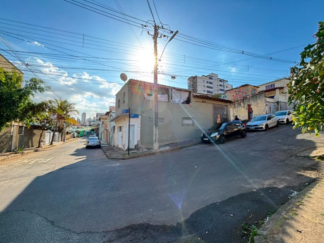 Lote, Sagrada Família, 0 Quarto, 0 Vaga