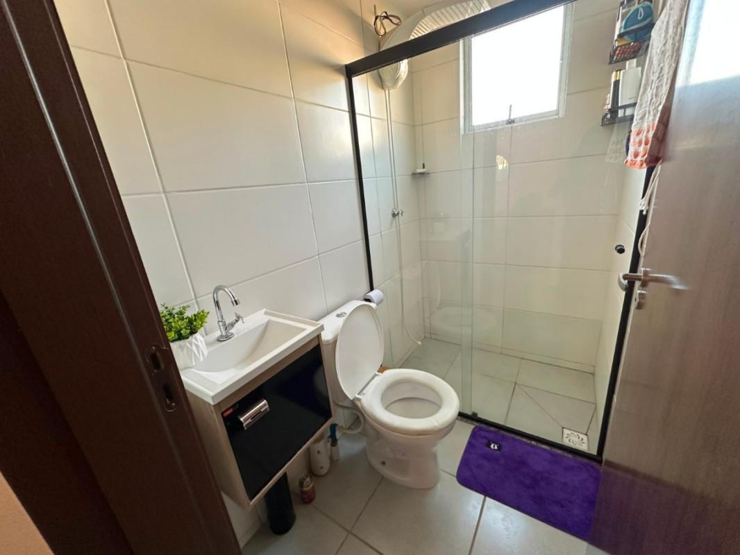 Apartamento, Santa Helena (barreiro), 2 Quartos, 1 Vaga