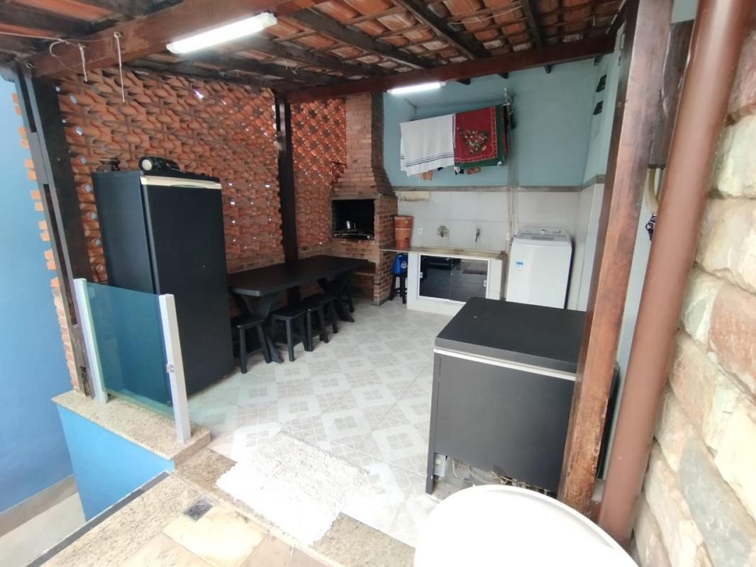 Casa, Castelo, 3 Quartos, 4 Vagas, 1 Suíte