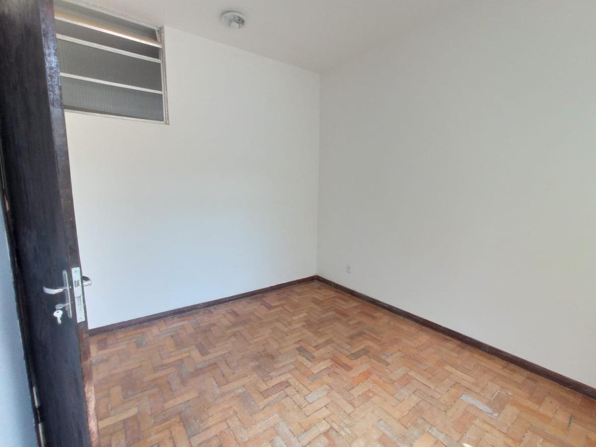 Apartamento, Sagrada Família, 2 Quartos, 0 Vaga