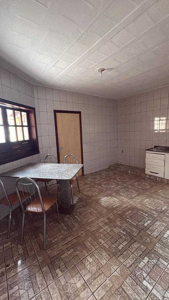 Casa, Centro, 3 Quartos, 0 Vaga, 1 Suíte