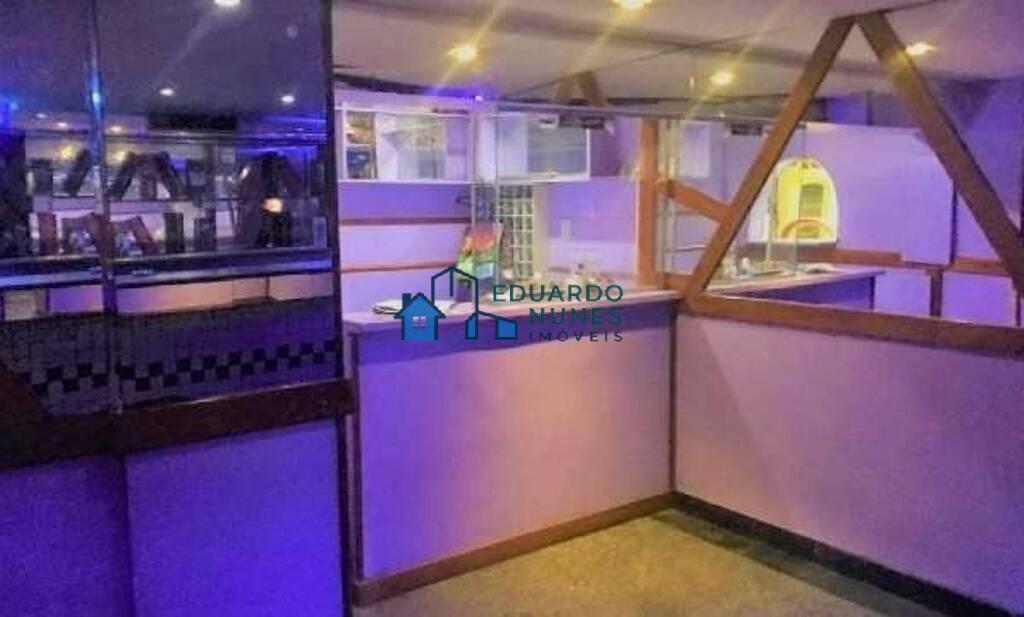 Casa, Funcionários, 4 Quartos, 0 Vaga