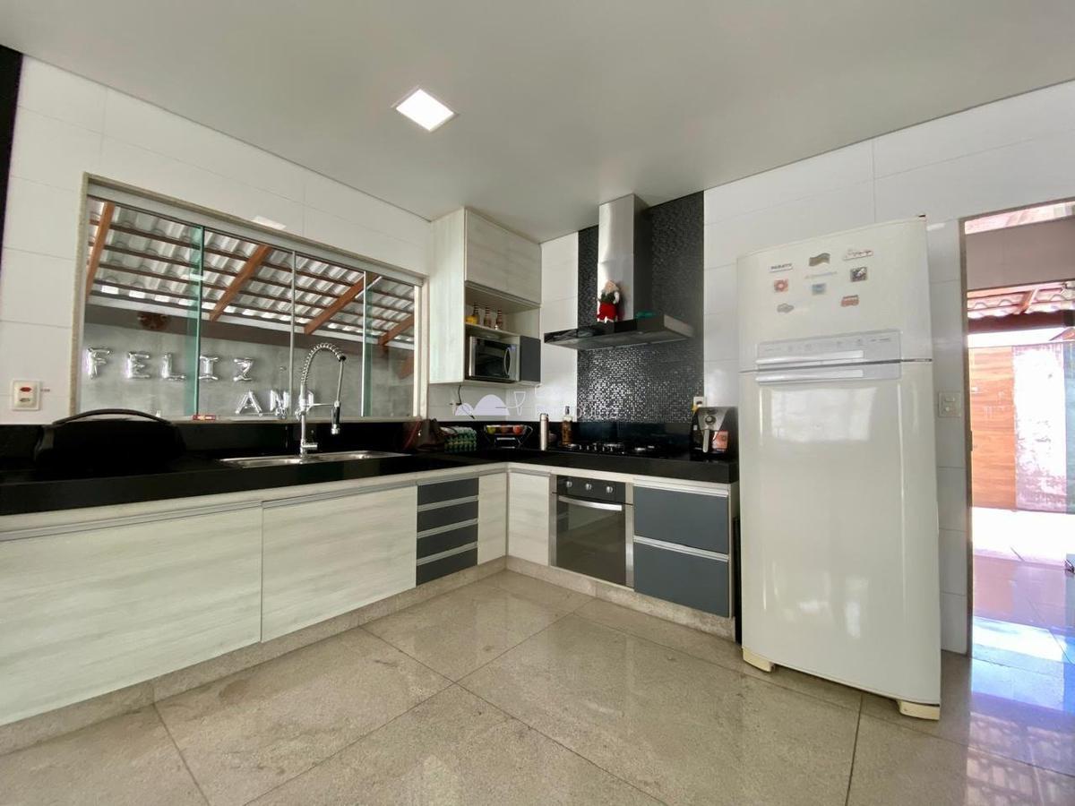 Casa, Céu Azul, 3 Quartos, 5 Vagas, 1 Suíte