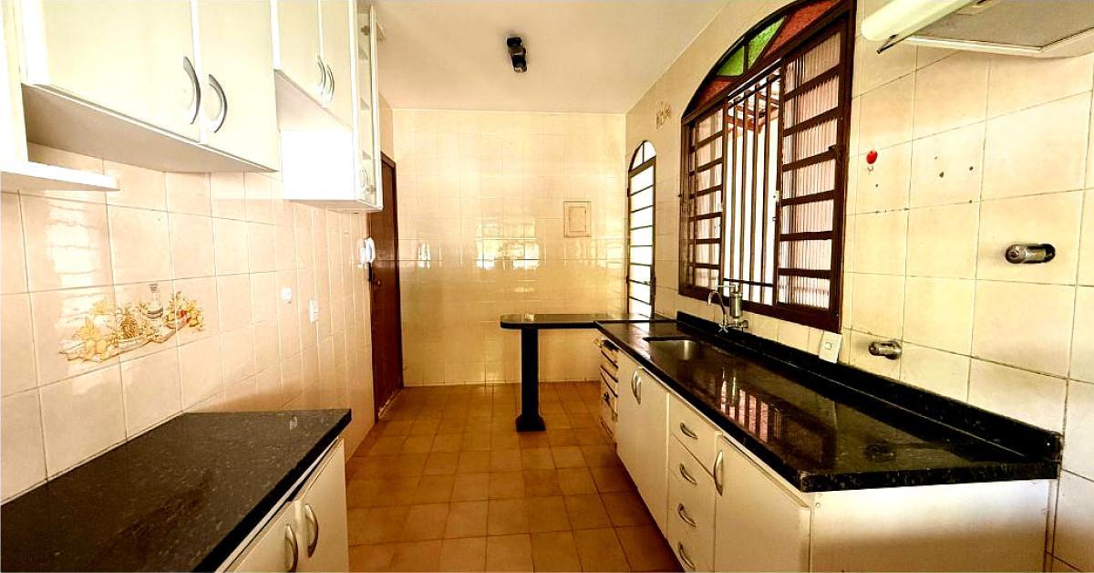 Casa, Alípio de Melo, 3 Quartos, 2 Vagas, 1 Suíte