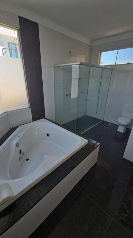 Casa, Trevo, 4 Quartos, 2 Vagas, 4 Suítes