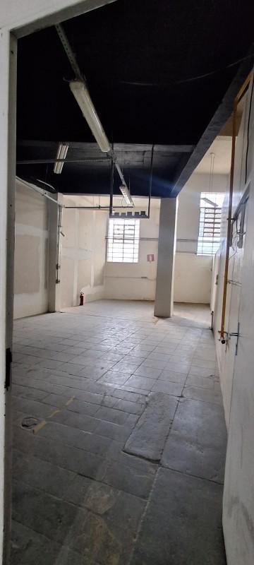Galpão, Floresta, 0 Quarto, 6 Vagas