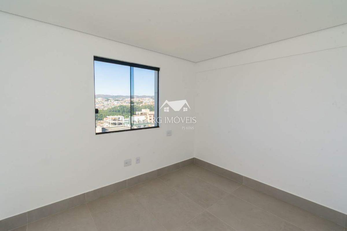 Cobertura, Barreiro, 3 Quartos, 4 Vagas, 1 Suíte