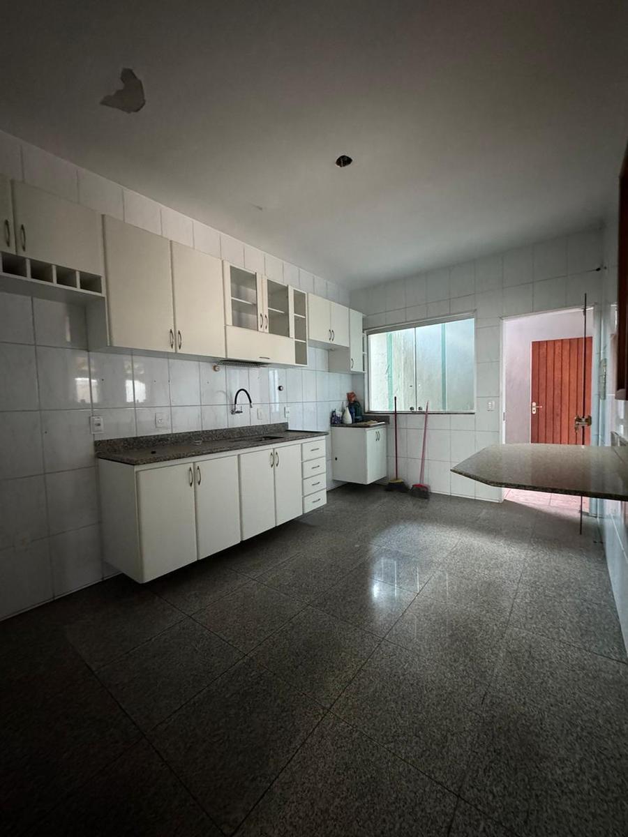 Casa, Santa Mônica, 4 Quartos, 6 Vagas, 2 Suítes