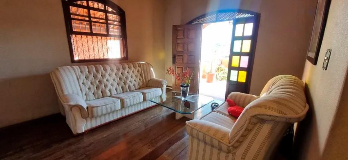 Casa, Santa Inês, 3 Quartos, 2 Vagas, 2 Suítes