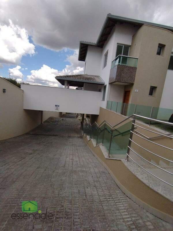 Casa, Centro, 3 Quartos, 2 Vagas, 1 Suíte