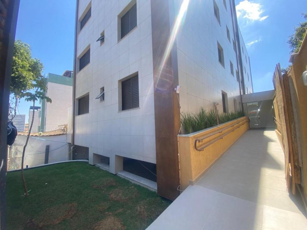 Cobertura, Tirol (barreiro), 3 Quartos, 2 Vagas, 1 Suíte