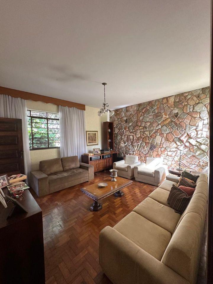 Casa, Cachoeirinha, 3 Quartos, 4 Vagas, 1 Suíte