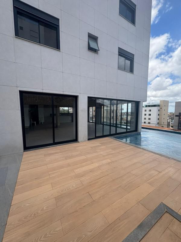 Apartamento, Barreiro, 3 Quartos, 4 Vagas, 1 Suíte